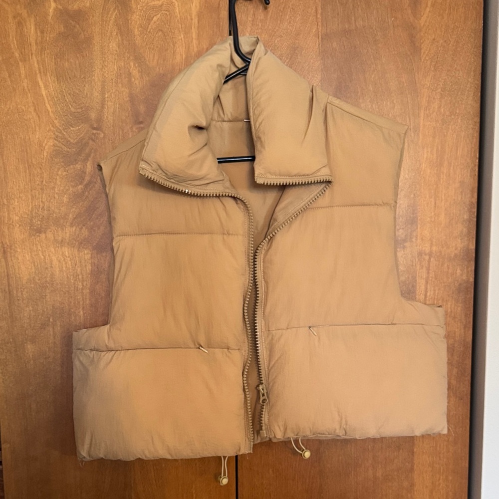 Cropped Puffer Vest